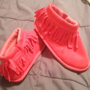 Girls Bright Pink Moccasins Boots Slippers with Fringe